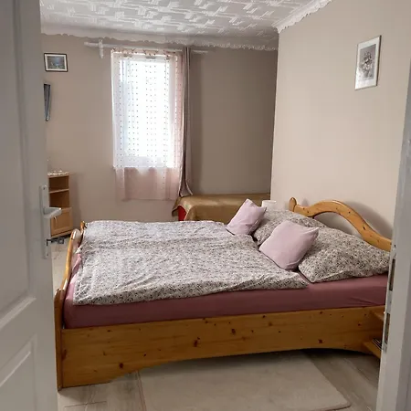 Piroska Vendeghaz Appartement