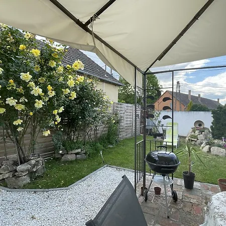 Piroska Vendeghaz Apartment